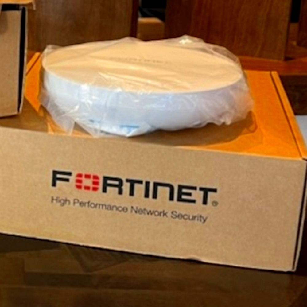 1pc Fortinet Fortiap 221E IEEE 802.11AC 1.14 Gbit/S Wireless Access Point